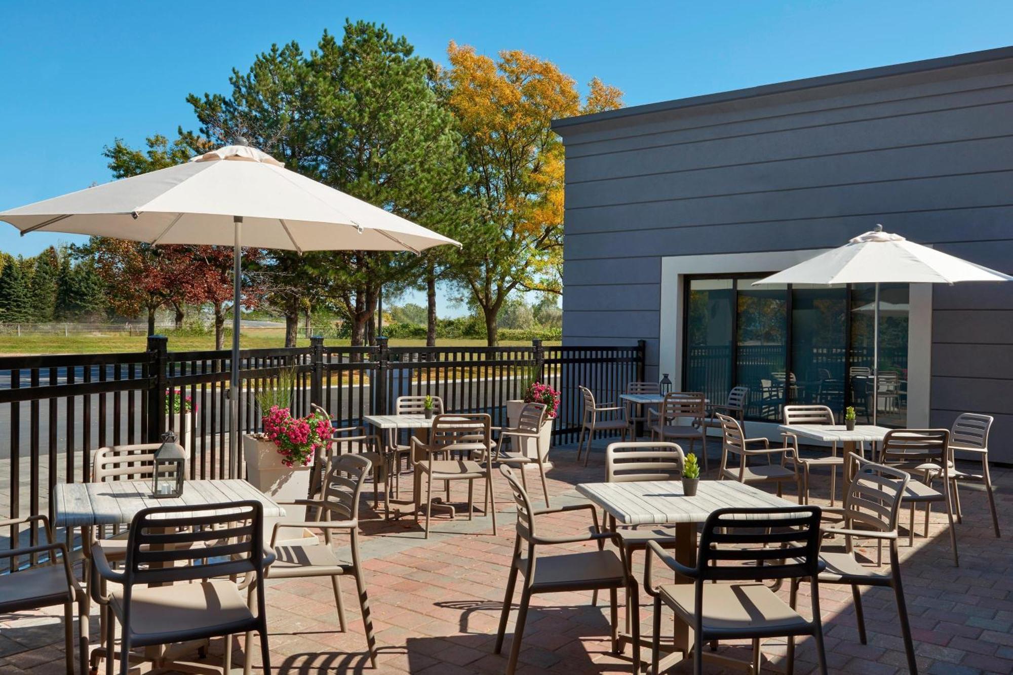 Four Points By Sheraton Hamilton - Stoney Creek Exterior photo